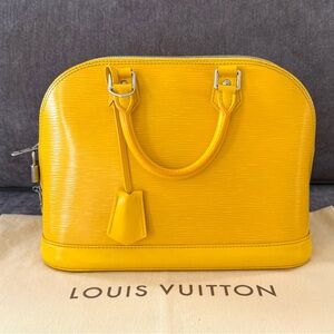 Authentic Louis Vuitton Alma PM Epi mimosa yellow leather handbag M40951
